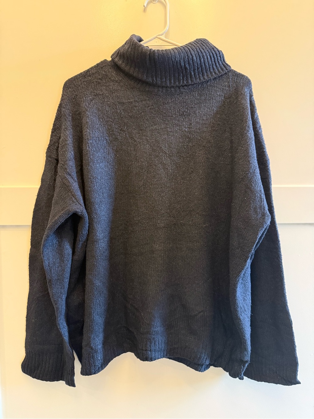 Vince. Navy Ribbed Roll Neck Sweater Women’s Large